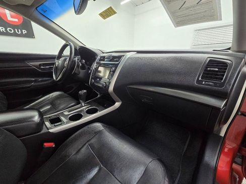 Used 2013 Nissan Altima 3.5 SL w/ Technology Pkg FWD image 25