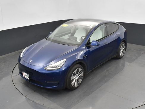 Used 2020 Tesla Model Y Long Range AWD/4WD image 31