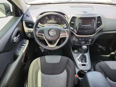 Used 2018 Jeep Cherokee Sport AWD/4WD image 10