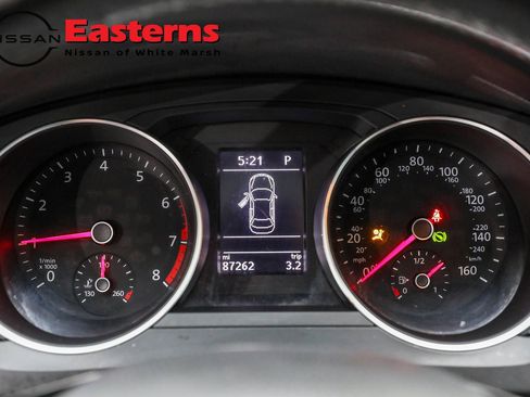 Used 2017 Volkswagen Jetta SE image 29