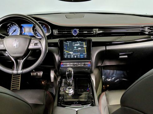 Used 2017 Maserati Quattroporte S GranSport image 23