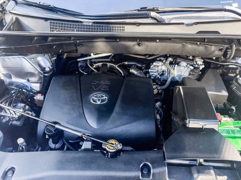 Certified 2017 Toyota Highlander XLE image 14