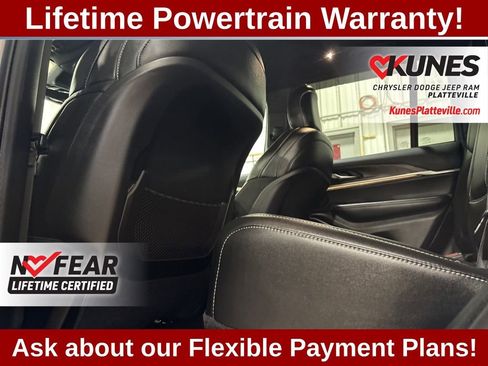 Used 2025 Jeep Grand Cherokee Limited w/ Black Appearance Package image 17