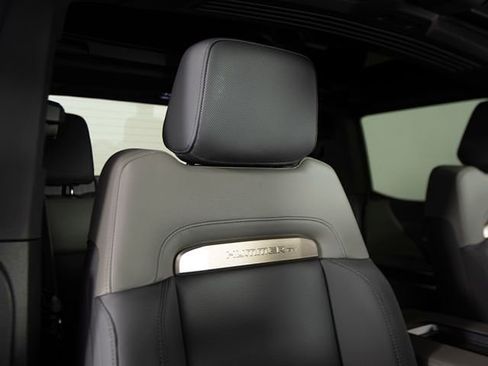 Used 2024 GMC Hummer EV 3X w/ LPO, Illumination Package image 33