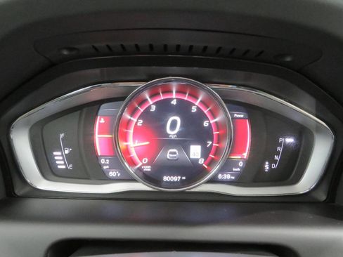 Used 2017 Volvo XC60 T5 Inscription w/ Advanced Package FWD image 16
