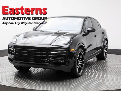 Used 2024 Porsche Cayenne Coupe w/ Premium Package Plus image 1