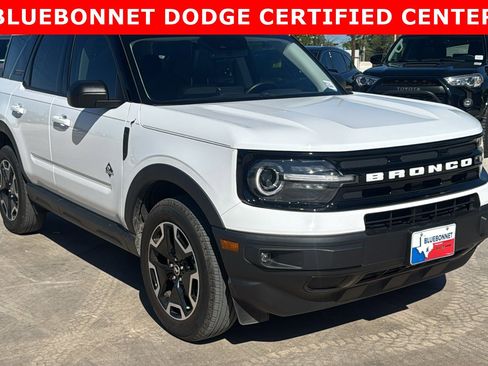 Used 2023 Ford Bronco Sport Outer Banks w/ Tech Package image 3