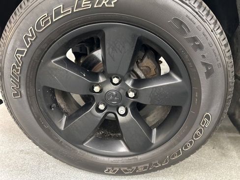 Used 2022 RAM 1500 Express w/ Wheel & Sound Group image 25