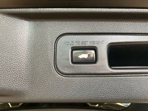 Used 2024 Honda Pilot Touring image 9