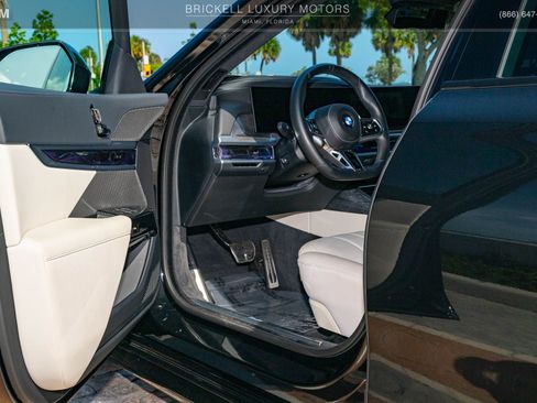 Used 2024 BMW 760i xDrive AWD/4WD image 20