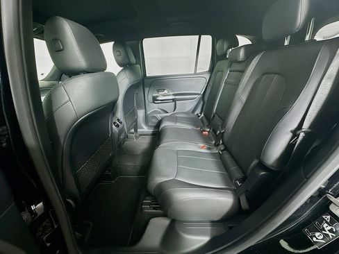 Used 2025 Mercedes-Benz GLB 250 4MATIC image 30