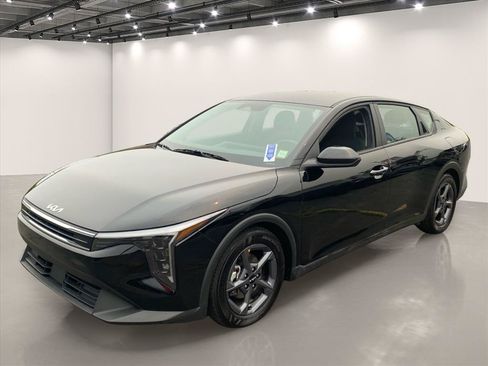 Certified 2026 Kia K4 FWD image 4