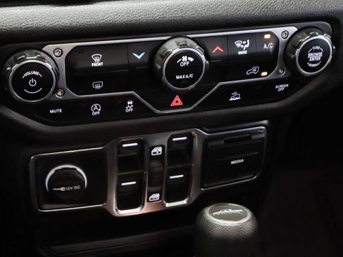 Used 2025 Jeep Gladiator Sport AWD/4WD image 30