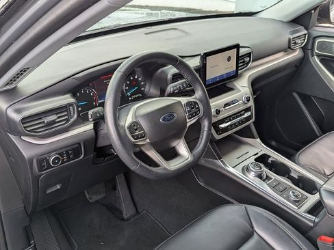Used 2023 Ford Explorer XLT w/ Equipment Group 202A image 12