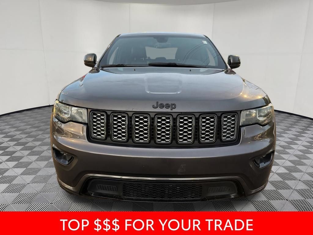 Used 2017 Jeep Grand Cherokee Altitude AWD/4WD image 2