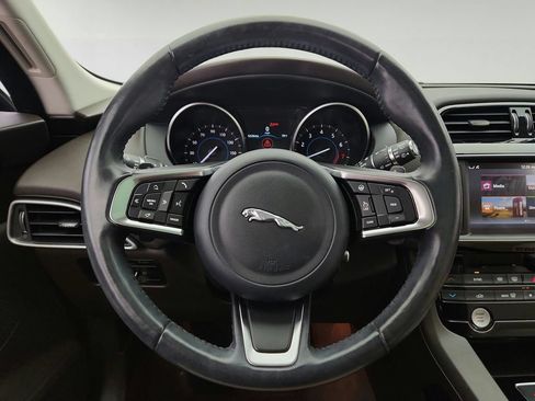 Used 2018 Jaguar F-PACE Prestige AWD/4WD image 15