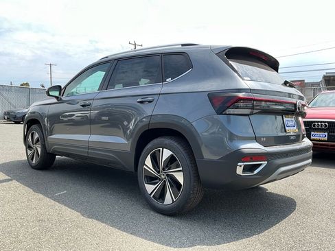 New 2025 Volkswagen Taos SE image 6