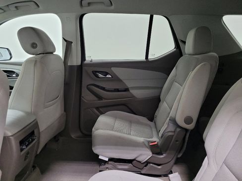 Used 2019 Chevrolet Traverse LT image 18