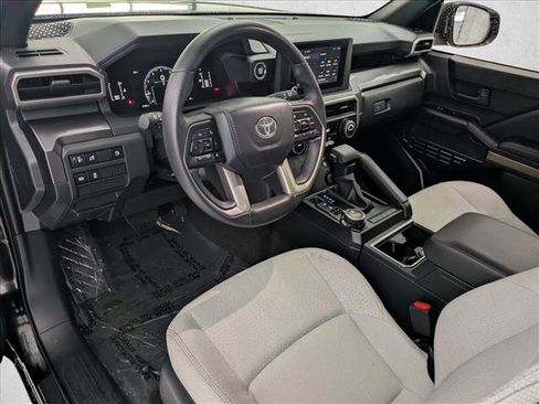 Used 2025 Toyota 4Runner SR5 AWD/4WD image 10