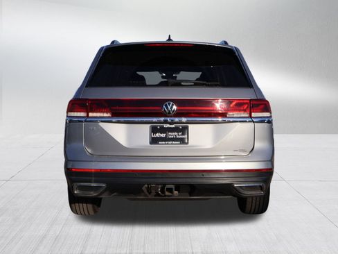 Used 2024 Volkswagen Atlas SE image 6