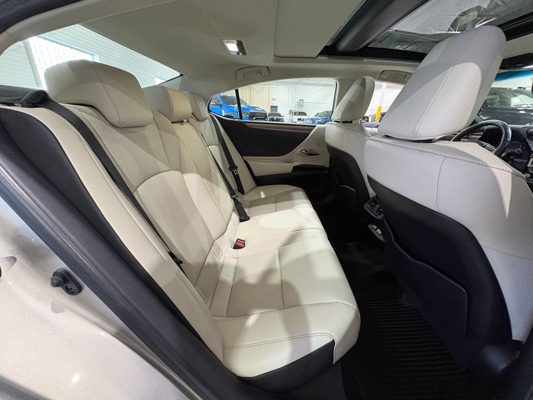 Used 2023 Lexus ES 350 w/ Premium Package FWD image 48