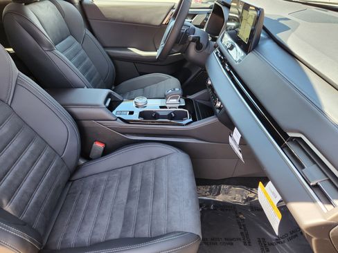 New 2025 Mitsubishi Outlander SE image 15