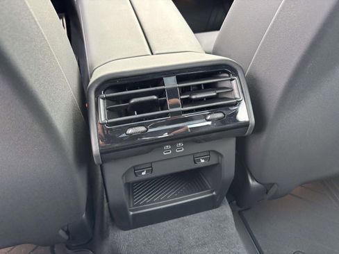 New 2026 BMW 540i xDrive w/ M Sport Package image 32