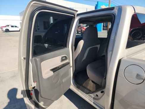 Used 2005 Chevrolet Colorado LS RWD image 18