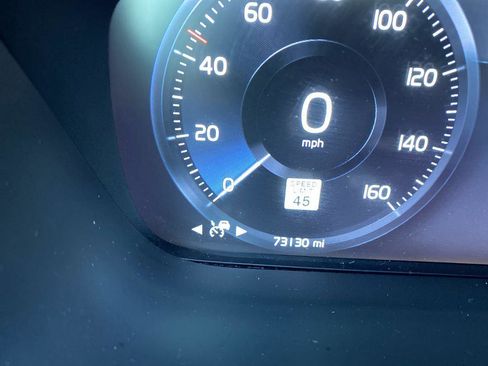 Used 2018 Volvo XC60 T6 R-Design w/ Convenience Package image 15