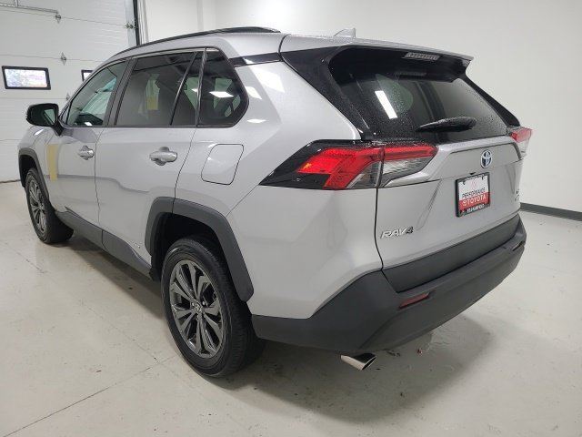Certified 2022 Toyota RAV4 XLE Premium AWD/4WD image 5