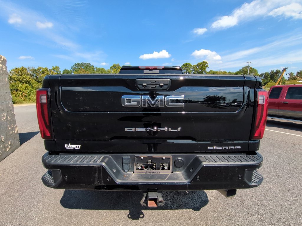 Used 2024 GMC Sierra 2500 Denali Ultimate AWD/4WD image 5
