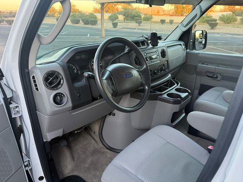 Used 2013 Ford E-350 and Econoline 350 XLT image 9