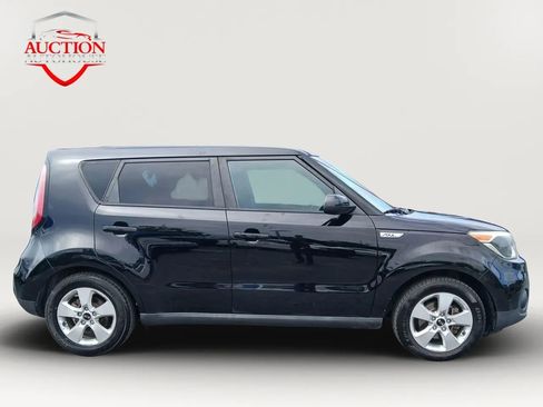 Used 2018 Kia Soul FWD image 4