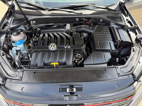Used 2018 Volkswagen Passat GT image 37
