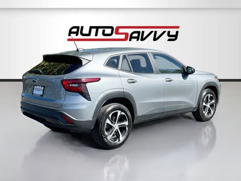Used 2025 Chevrolet Trax RS w/ Driver Confidence Package FWD image 7