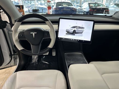 Used 2022 Tesla Model Y Performance image 19