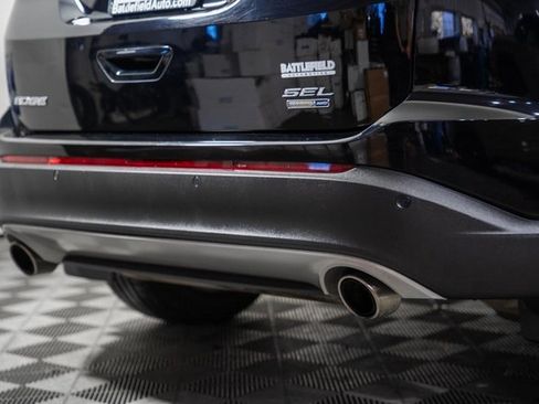 Used 2018 Ford Edge SEL w/ Equipment Group 201A image 9