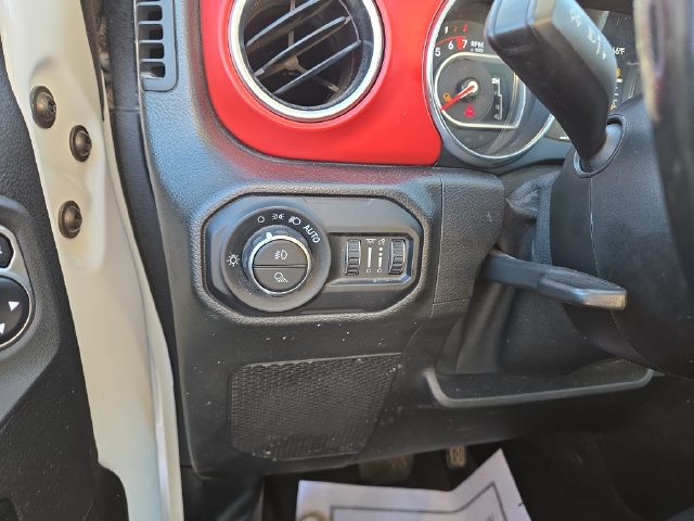 Used 2021 Jeep Gladiator Rubicon AWD/4WD image 19