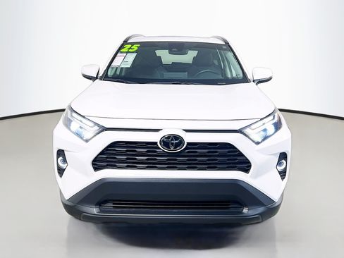 Used 2025 Toyota RAV4 XLE w/ Convenience Package FWD image 11