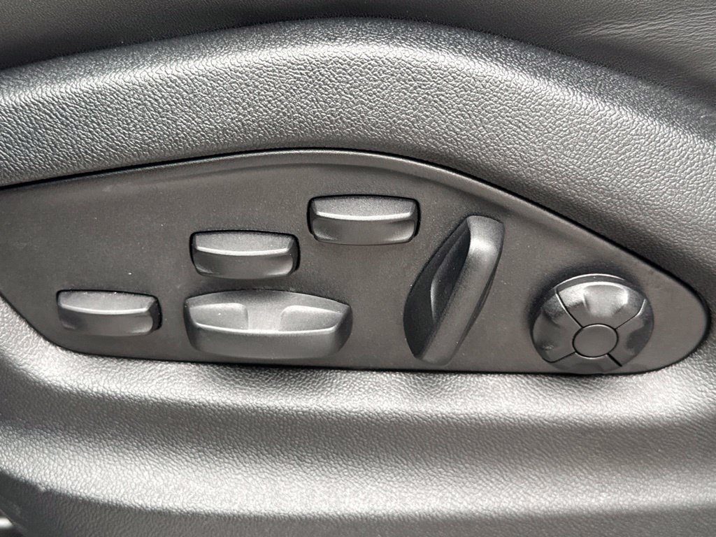 Used 2024 Porsche Cayenne S AWD/4WD image 23