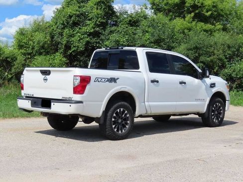 Used 2017 Nissan Titan PRO-4X AWD/4WD image 5