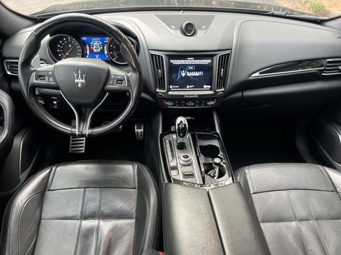 Used 2018 Maserati Levante GranSport image 23