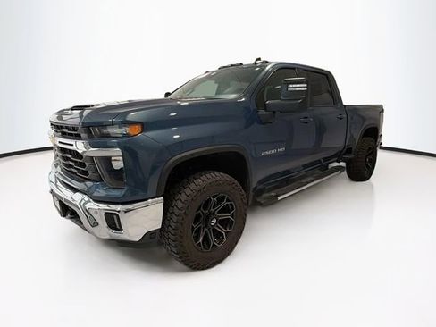 Used 2025 Chevrolet Silverado 2500 LT w/ All Star Edition image 3