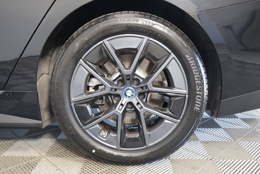 Used 2024 BMW i4 eDrive35 w/ Premium Package RWD image 8
