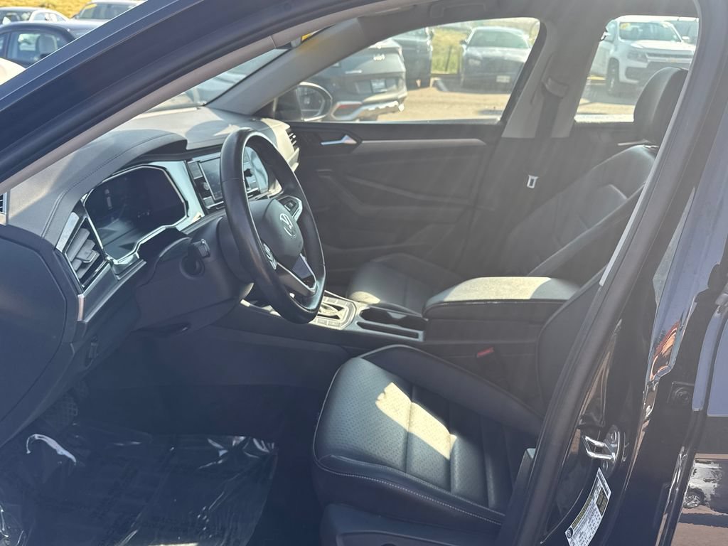 Used 2024 Volkswagen Jetta SE FWD image 22