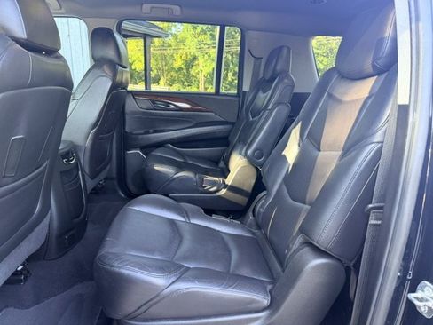 Used 2019 Cadillac Escalade ESV 2WD image 13
