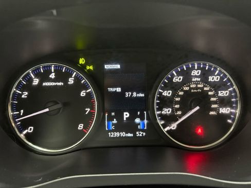 Used 2019 Mitsubishi Outlander SEL image 15