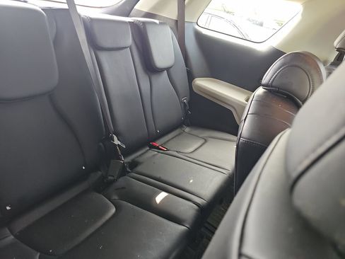 Used 2022 Kia Carnival LX FWD image 14