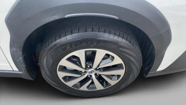 Used 2024 Subaru Outback Premium AWD/4WD image 4