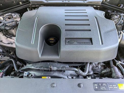 Certified 2023 Land Rover Defender 90 X-Dynamic SE image 23